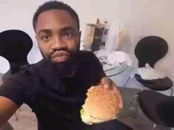 Video: Woli Arole Enjoying His Burger in London